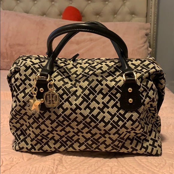 Tommy Hilfiger Handbags - Purse